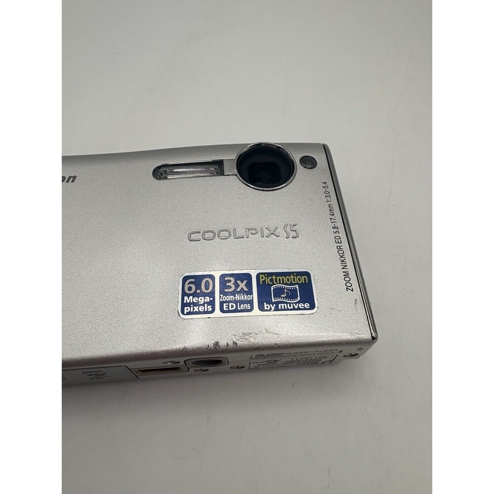 Nikon CoolPix S5 Digital Camera Silver 6MP 3x Optical Zoom FOR PARTS ONLY - Picture 4 of 10